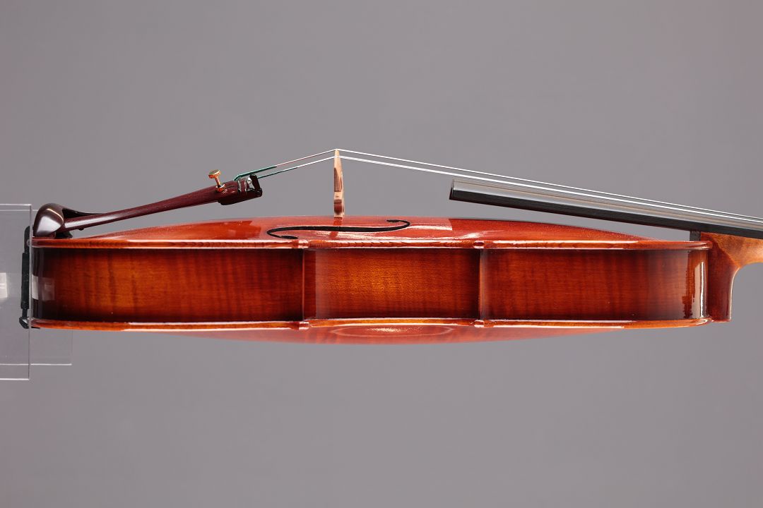 Leonhardt Rainer W. - Mittenwald Anno 2026 - die dunkle Liebe - 40,5 cm - B-144
